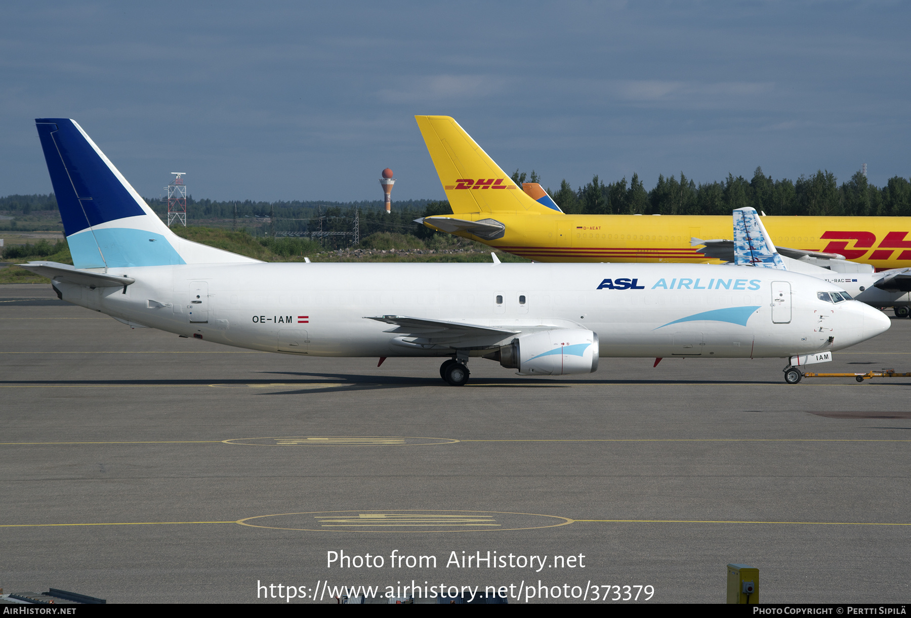 Aircraft Photo of OE-IAM | Boeing 737-490(SF) | ASL Airlines | AirHistory.net #373379