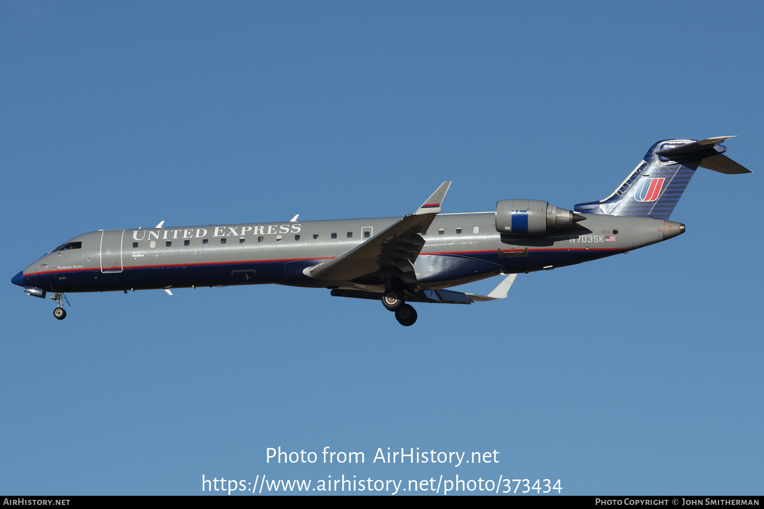 Aircraft Photo of N703SK | Bombardier CRJ-701ER (CL-600-2C10) | United Express | AirHistory.net #373434