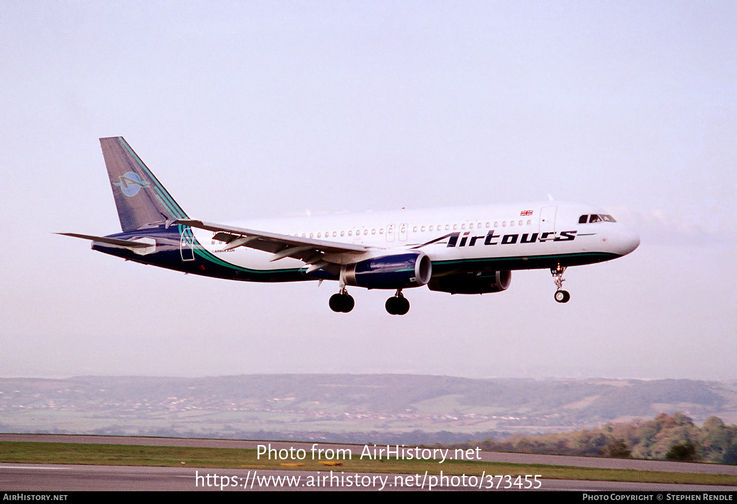 Aircraft Photo of G-SUEE | Airbus A320-231 | Airtours International | AirHistory.net #373455