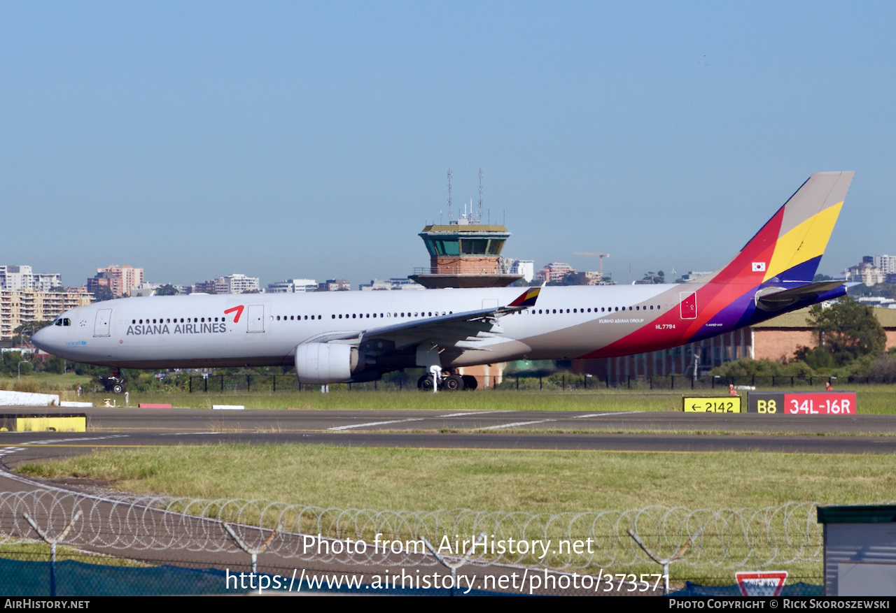 Aircraft Photo of HL7794 | Airbus A330-323E | Asiana Airlines | AirHistory.net #373571