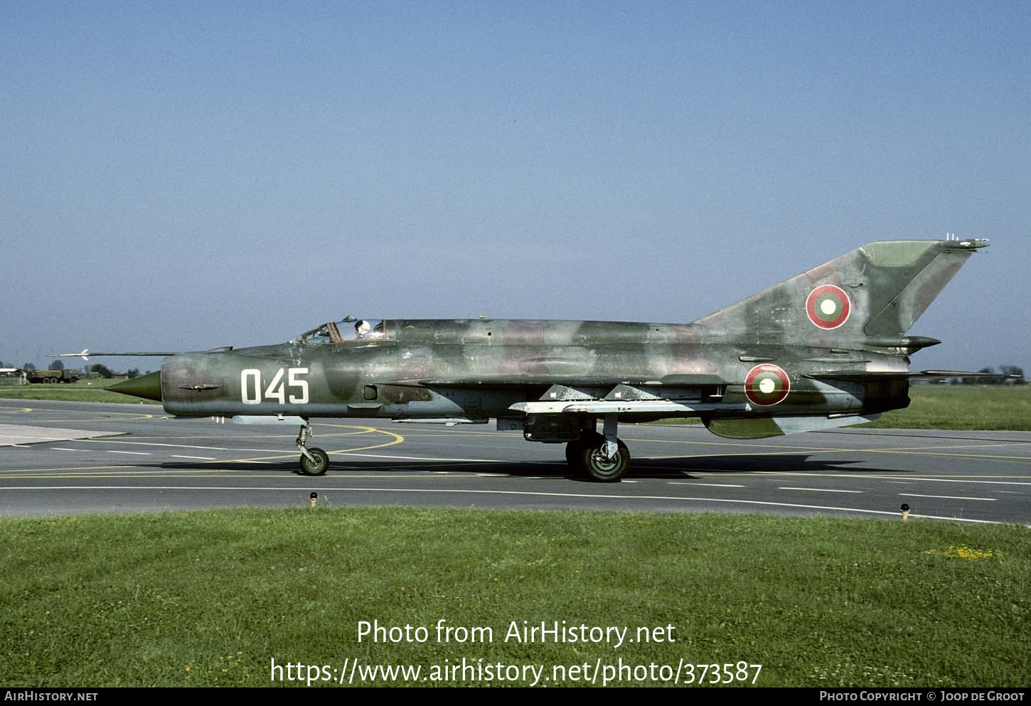 Aircraft Photo of 045 | Mikoyan-Gurevich MiG-21bis | Bulgaria - Air Force | AirHistory.net #373587