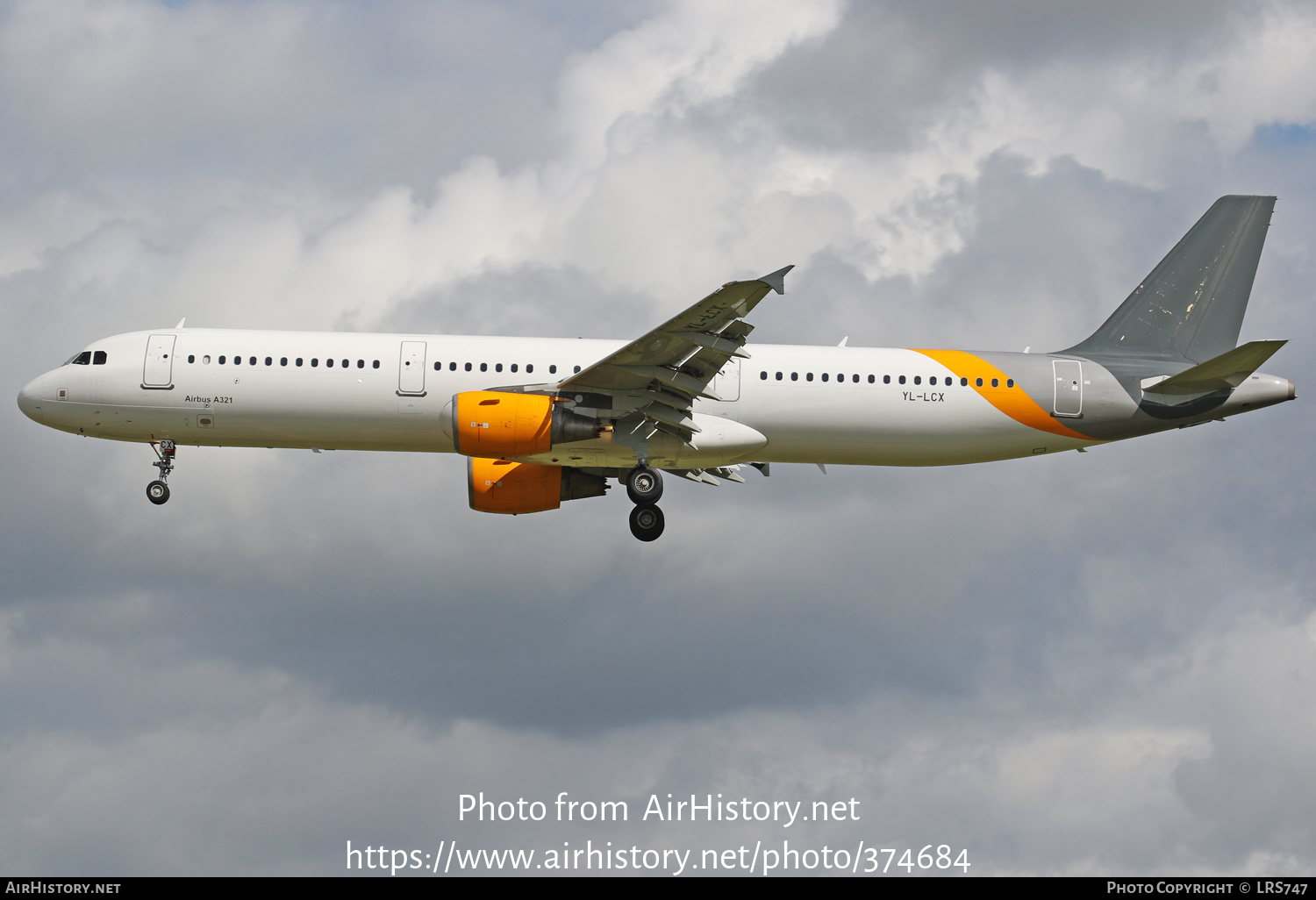 Aircraft Photo of YL-LCX | Airbus A321-211 | AirHistory.net #374684