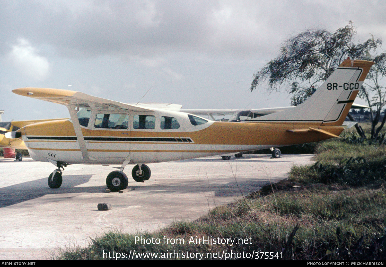 Aircraft Photo of 8R-GCO | Cessna U206B Super Skywagon | AirHistory.net #375541