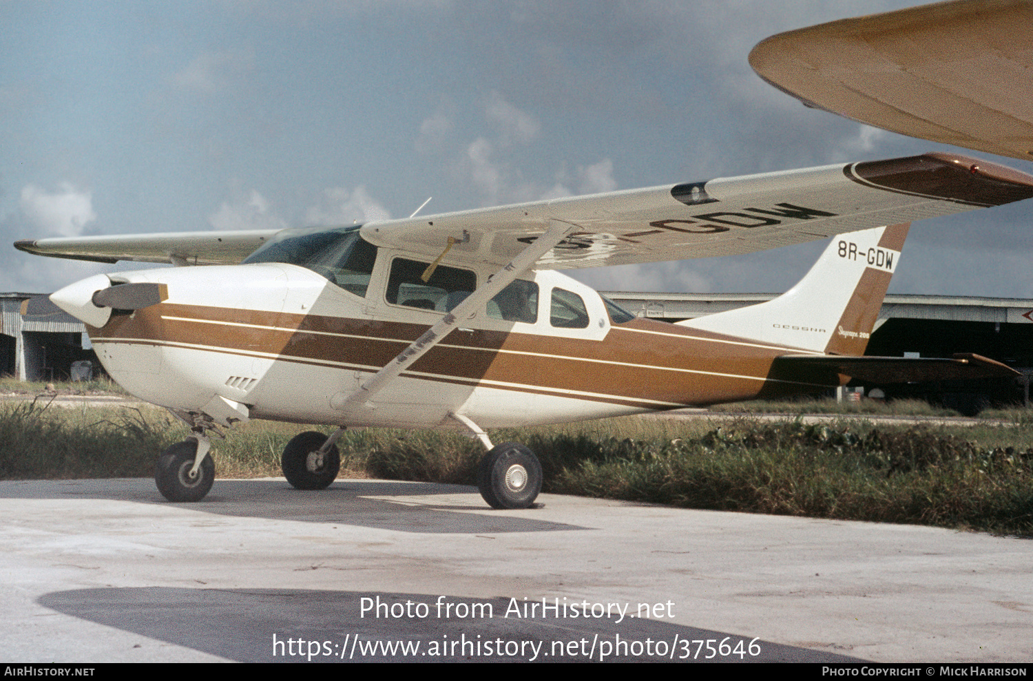 Aircraft Photo of 8R-GDW | Cessna U206E Skywagon 206 | AirHistory.net #375646