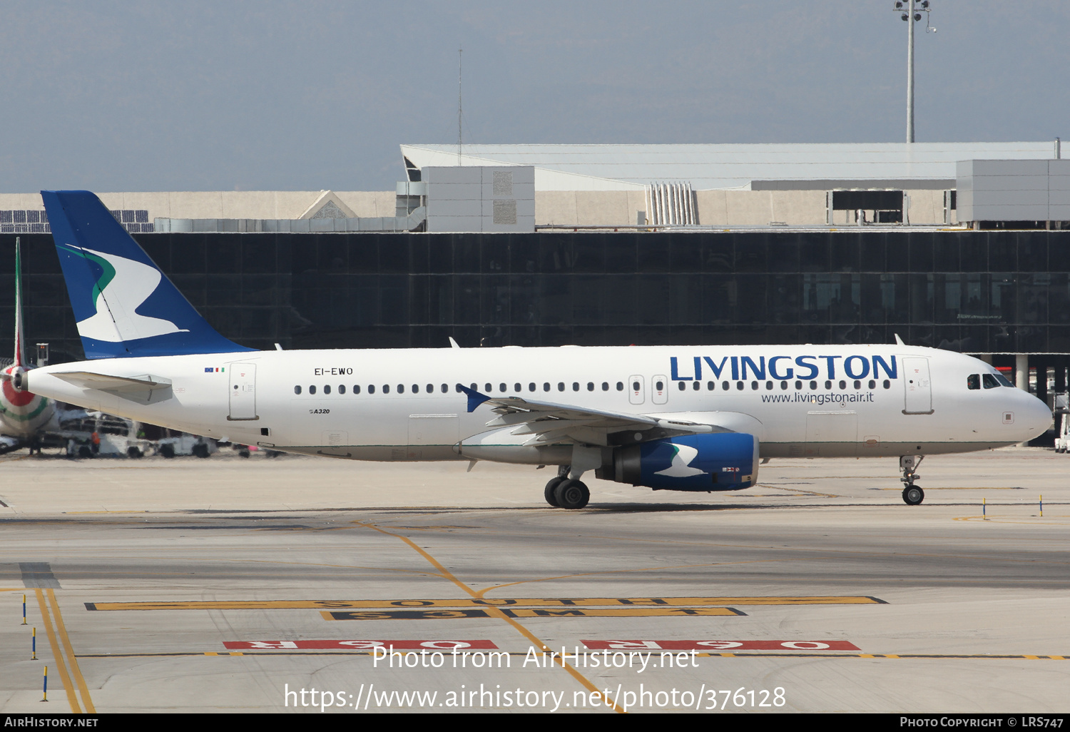 Aircraft Photo of EI-EWO | Airbus A320-232 | Livingston Air | AirHistory.net #376128