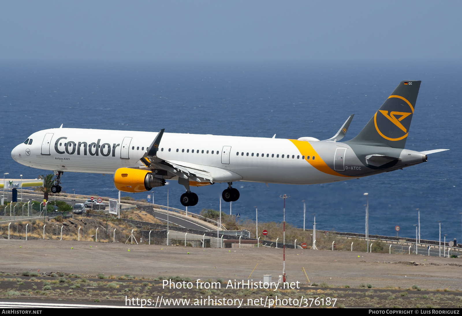 Aircraft Photo of D-ATCC | Airbus A321-211 | Condor Flugdienst | AirHistory.net #376187