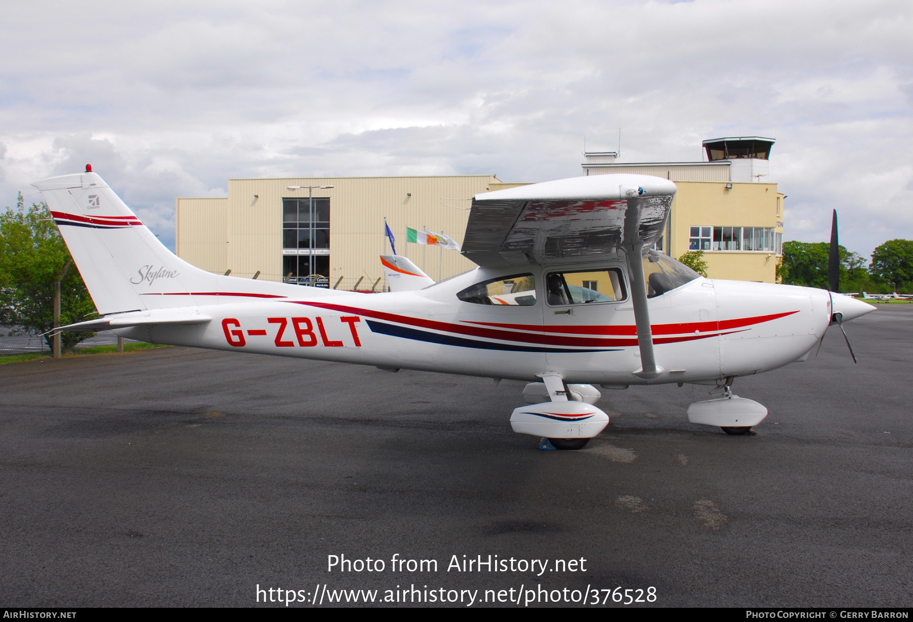 Aircraft Photo of G-ZBLT | Cessna 182S Skylane | AirHistory.net #376528