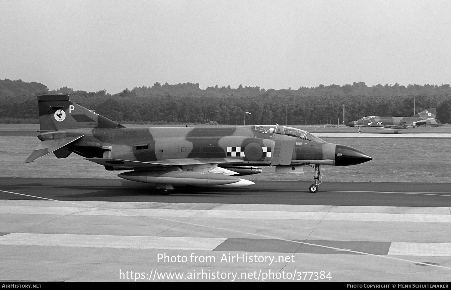 Aircraft Photo of XV585 | McDonnell Douglas F-4K Phantom FG1 | UK - Air Force | AirHistory.net #377384