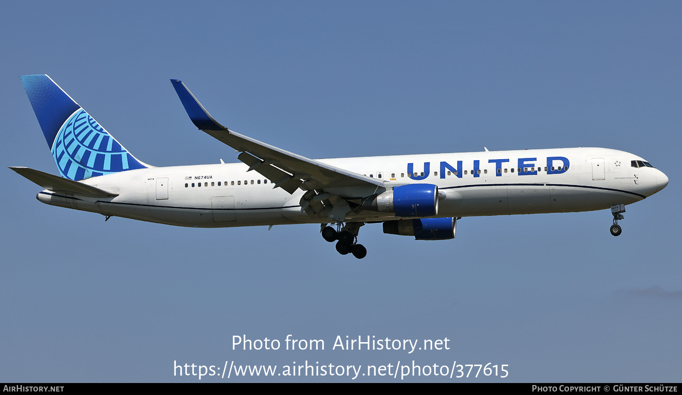 Aircraft Photo of N674UA | Boeing 767-322/ER | United Airlines | AirHistory.net #377615