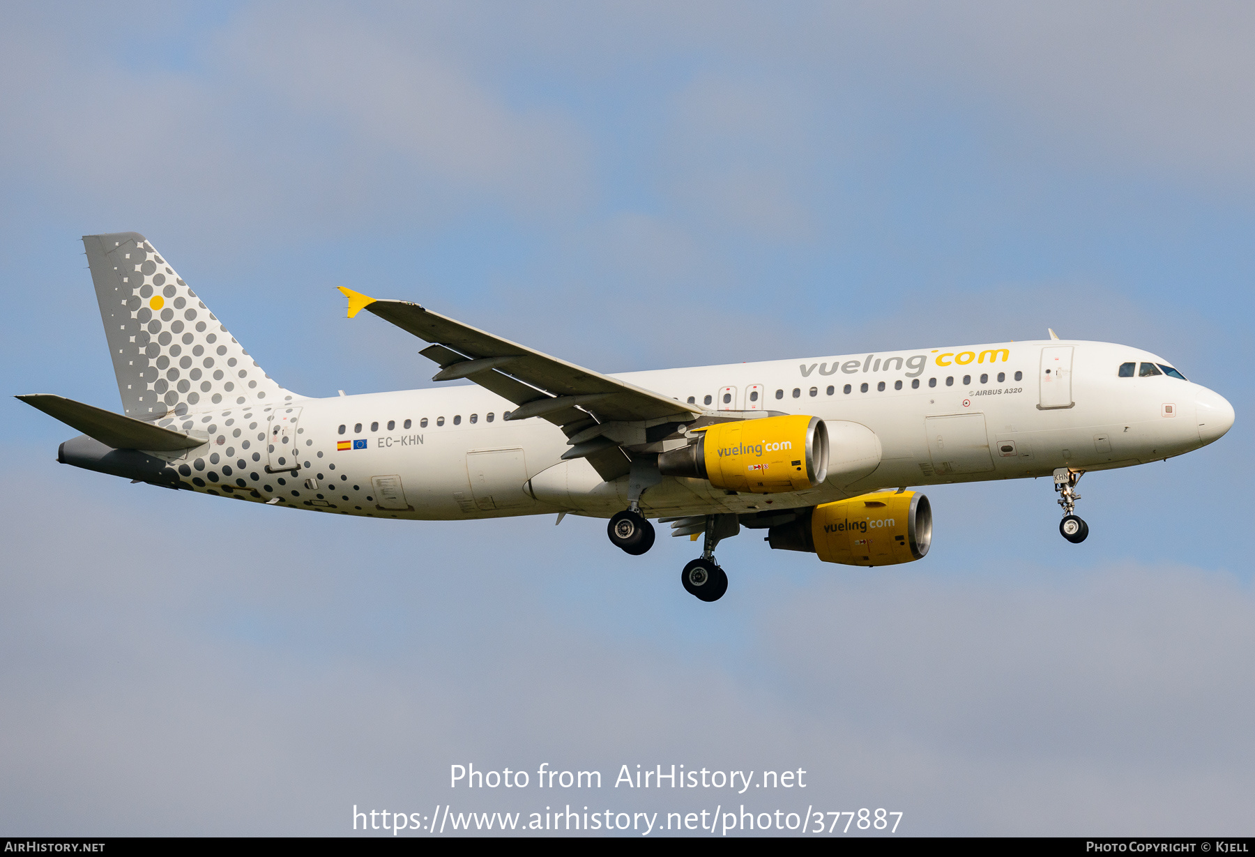 Aircraft Photo of EC-KHN | Airbus A320-216 | Vueling Airlines | AirHistory.net #377887