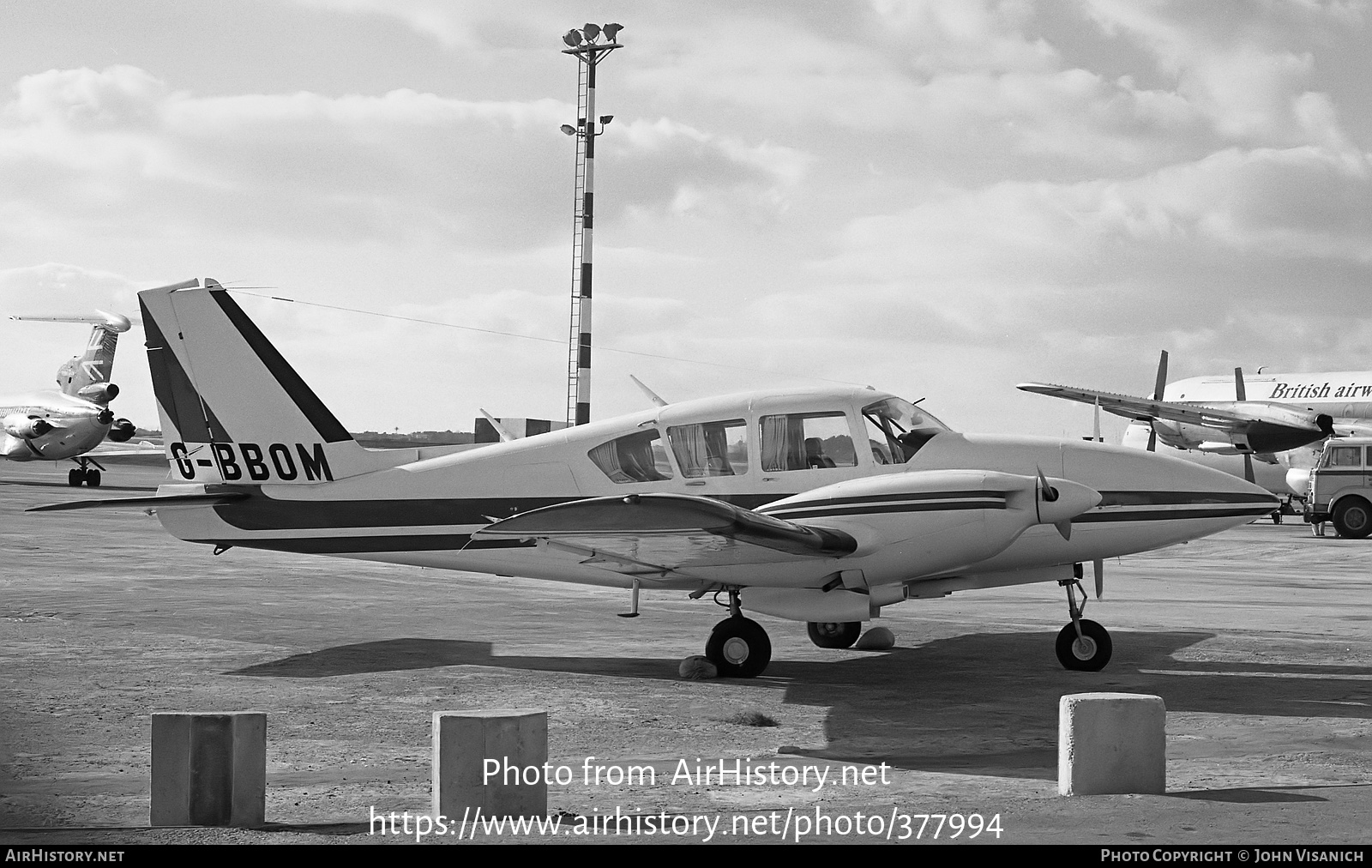 Aircraft Photo of G-BBOM | Piper PA-23-250 Aztec E | AirHistory.net #377994