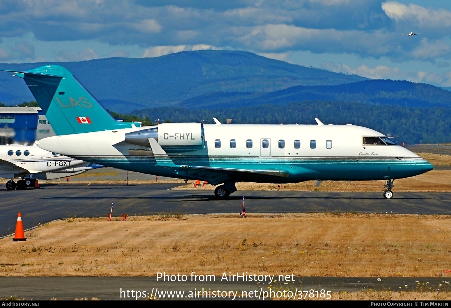 Aircraft Photo of C-FHYL | Bombardier Challenger 604 (CL-600-2B16) | London Air Services - LAS | AirHistory.net #378185