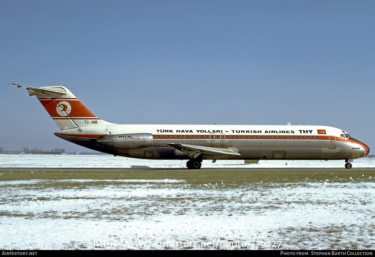 Aircraft Photo of TC-JAB | McDonnell Douglas DC-9-32 | THY Türk Hava Yolları - Turkish Airlines | AirHistory.net #379227