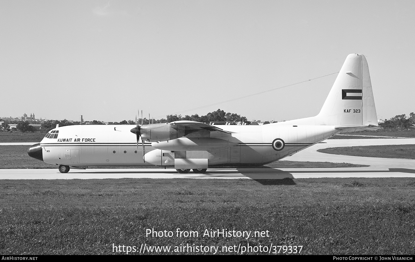 Aircraft Photo of KAF323 | Lockheed L-100-30 Hercules (382G) | Kuwait - Air Force | AirHistory.net #379337