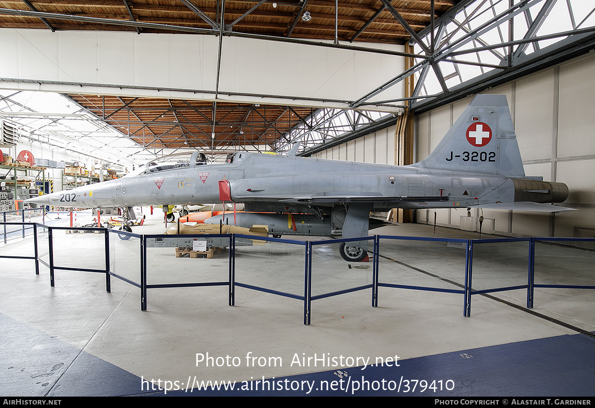 Aircraft Photo of J-3202 | Northrop F-5F Tiger II | Switzerland - Air Force | AirHistory.net #379410