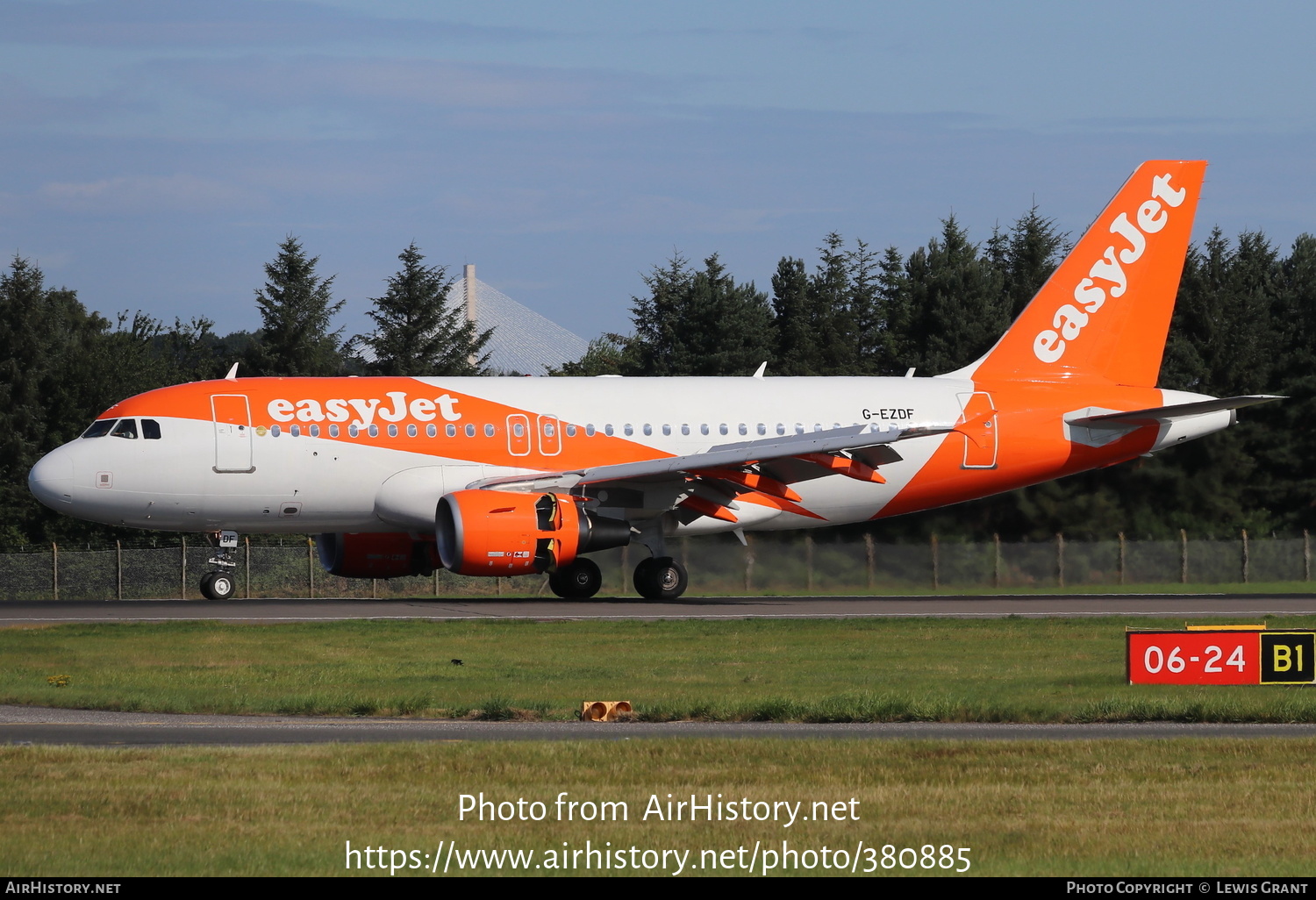 Aircraft Photo of G-EZDF | Airbus A319-111 | EasyJet | AirHistory.net #380885