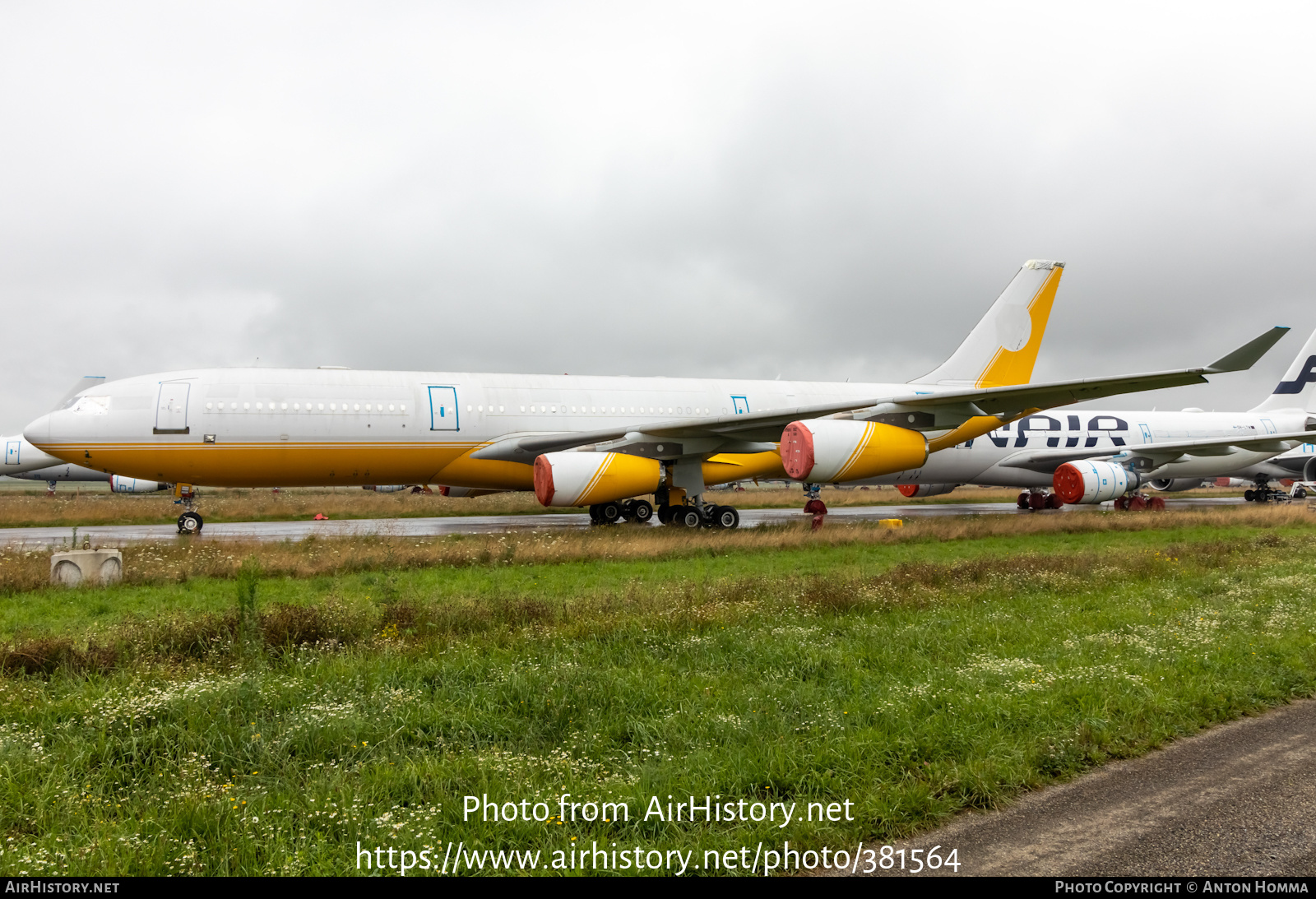 Aircraft Photo of V8-001 | Airbus A340-212 | AirHistory.net #381564