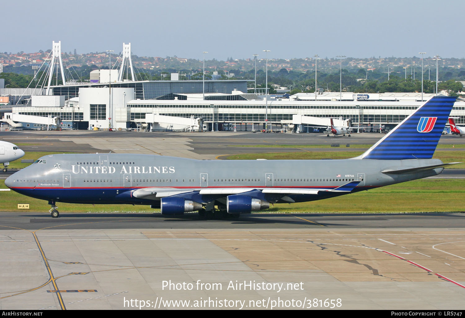 Aircraft Photo of N197UA | Boeing 747-422 | United Airlines | AirHistory.net #381658