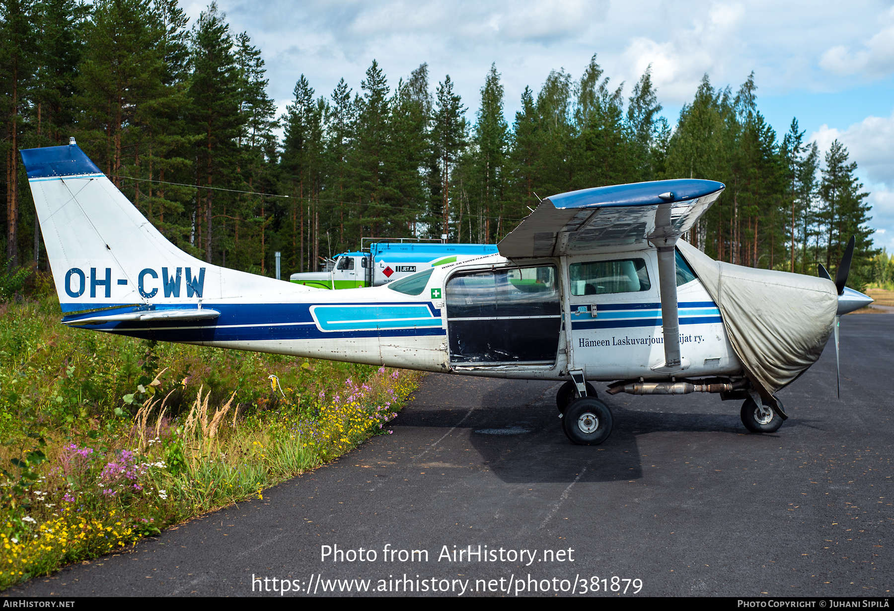 Aircraft Photo of OH-CWW | Cessna U206C Super Skywagon | Hämeen Laskuvarjourheilijat | AirHistory.net #381879