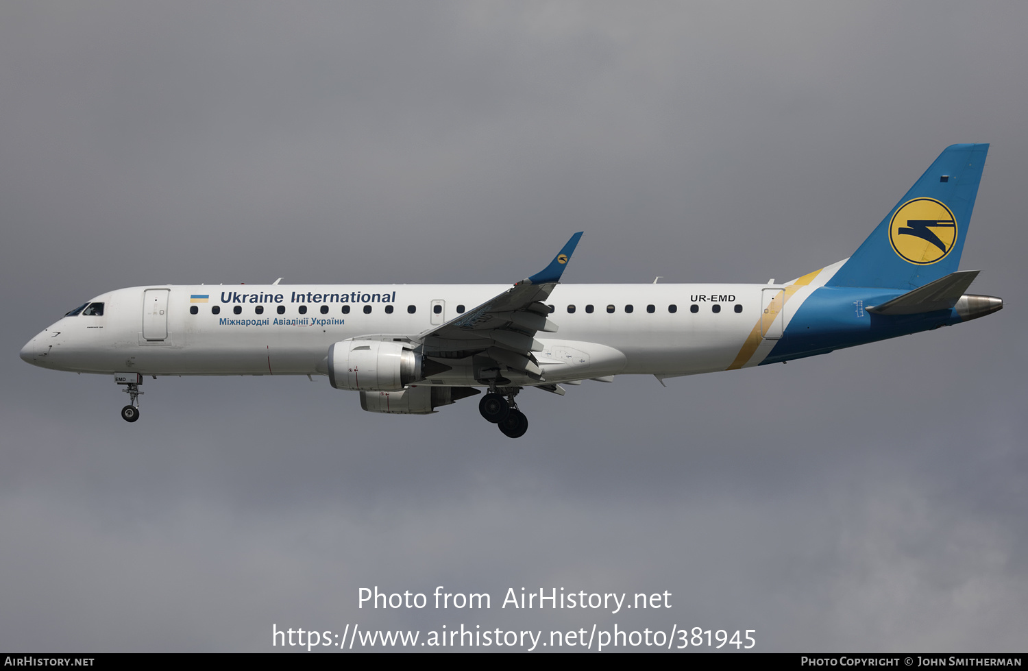 Aircraft Photo of UR-EMD | Embraer 190STD (ERJ-190-100STD) | Ukraine International Airlines | AirHistory.net #381945