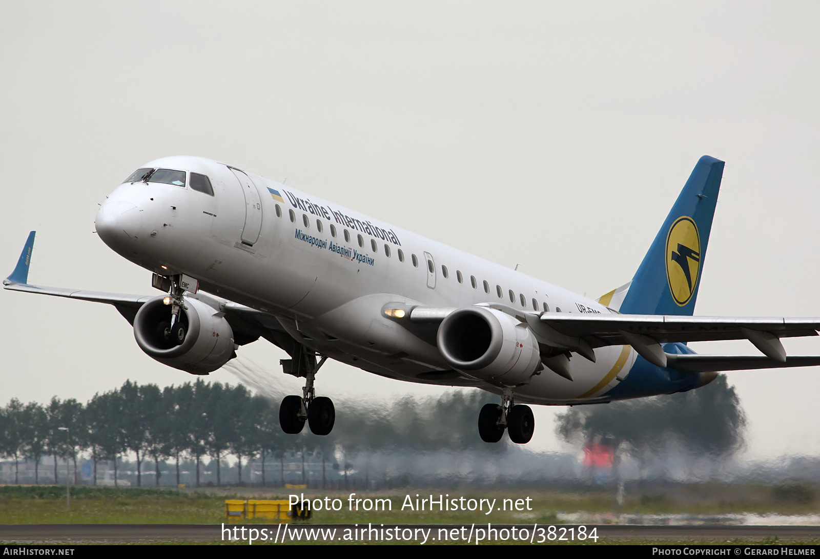 Aircraft Photo of UR-EMC | Embraer 190STD (ERJ-190-100STD) | Ukraine International Airlines | AirHistory.net #382184