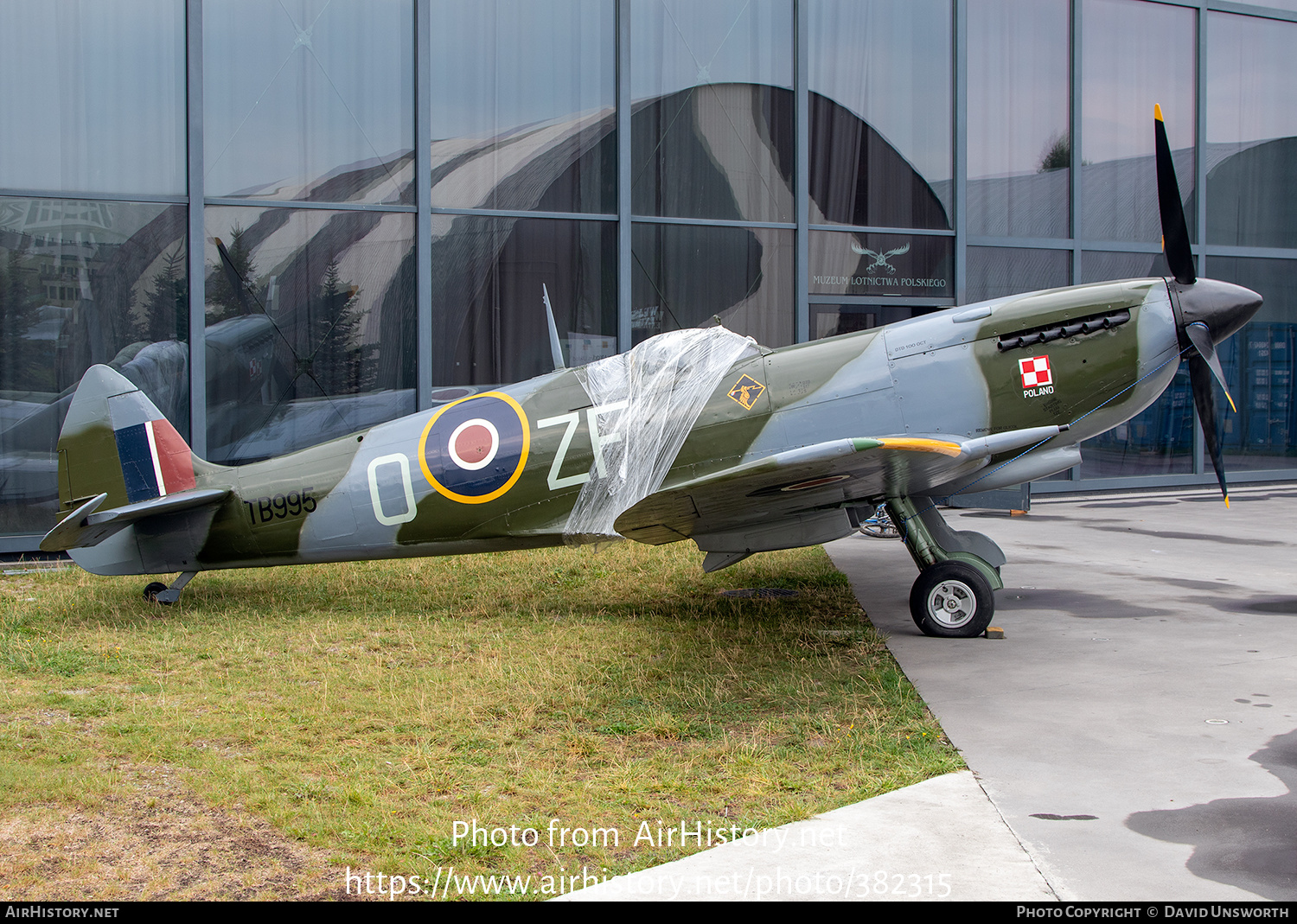 Aircraft Photo of TB995 | Supermarine 361 Spitfire LF16E | UK - Air Force | AirHistory.net #382315