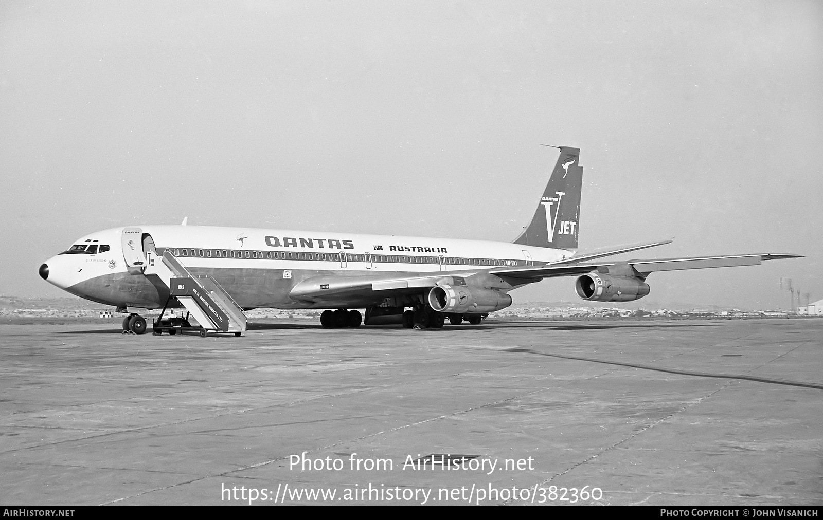 Aircraft Photo of VH-EAJ | Boeing 707-338C | Qantas | AirHistory.net #382360