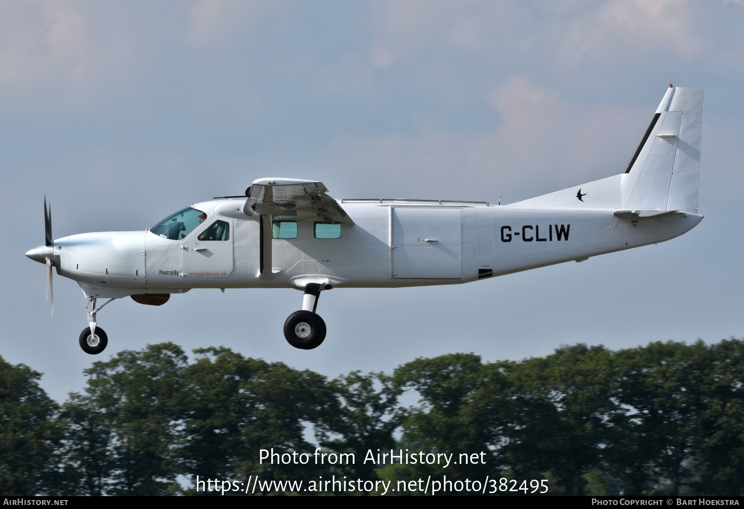 Aircraft Photo of G-CLIW | Cessna 208B Grand Caravan | Wingglider | AirHistory.net #382495