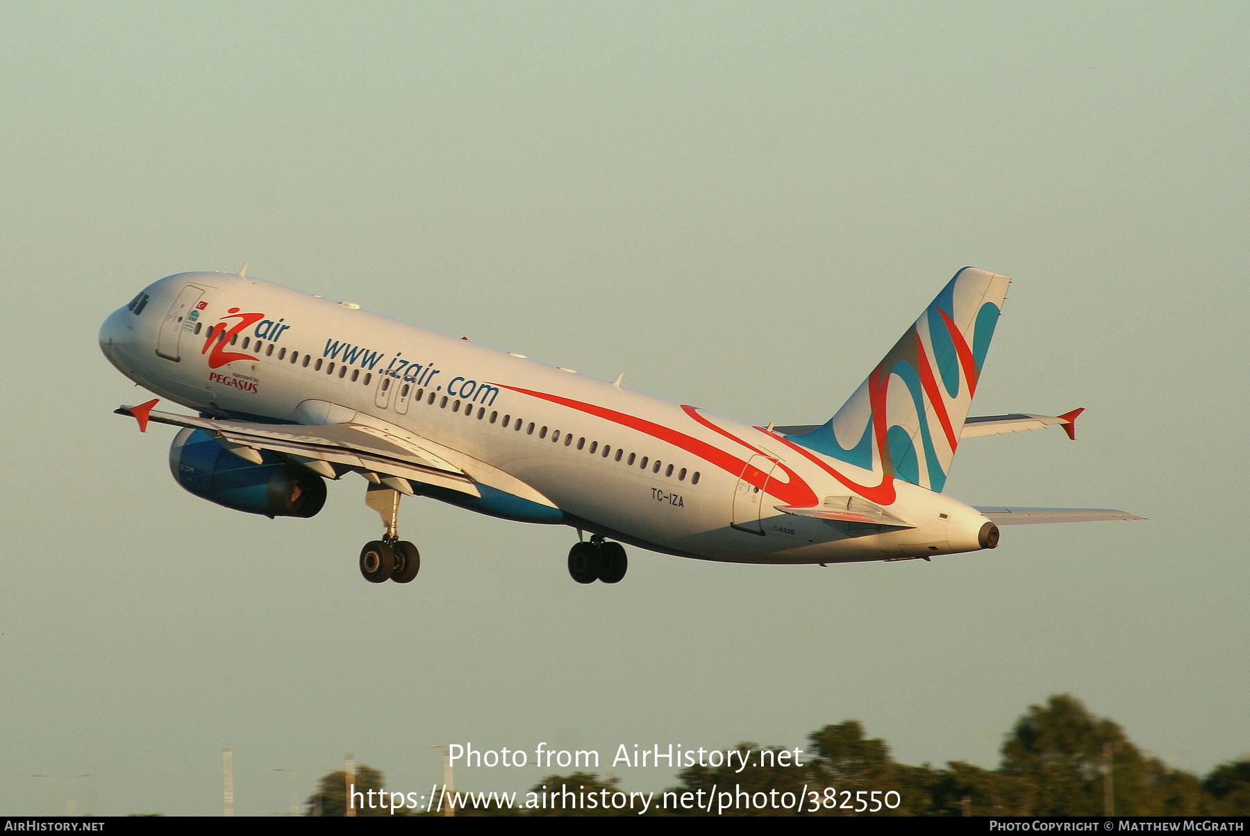 Aircraft Photo of TC-IZA | Airbus A320-233 | IZAir - Izmir Hava Yollari | AirHistory.net #382550