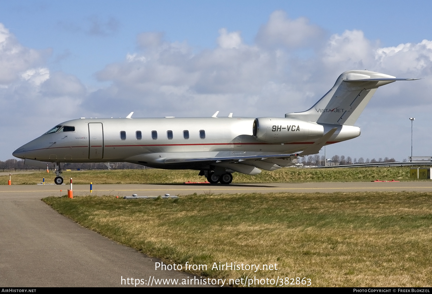 Aircraft Photo of 9H-VCA | Bombardier Challenger 350 (BD-100-1A10) | VistaJet | AirHistory.net #382863