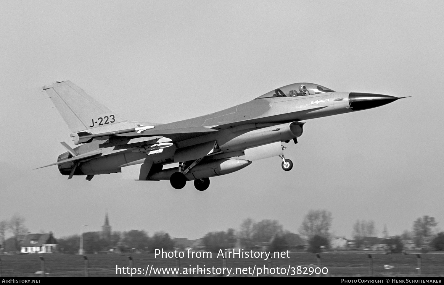 Aircraft Photo of J-223 | General Dynamics F-16A Fighting Falcon | Netherlands - Air Force | AirHistory.net #382900