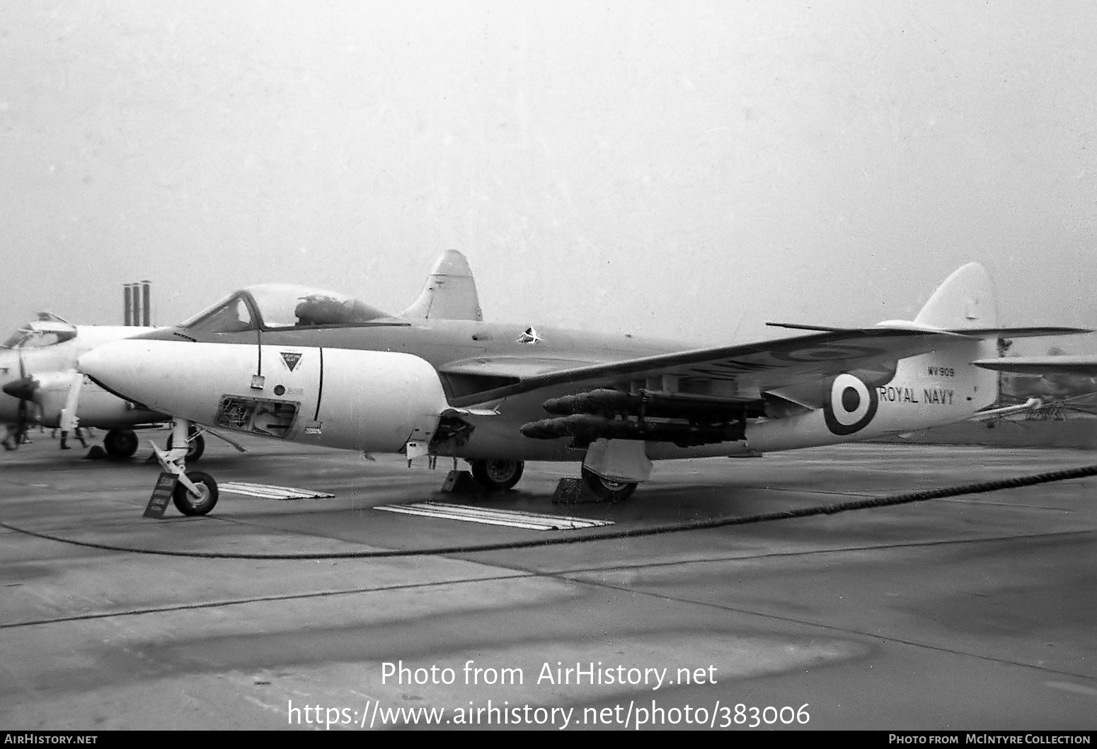 Aircraft Photo of WV909 | Hawker Sea Hawk FGA6 | UK - Navy | AirHistory.net #383006