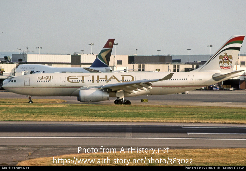 Aircraft Photo of A6-EYE | Airbus A330-243 | Etihad Airways | AirHistory.net #383022