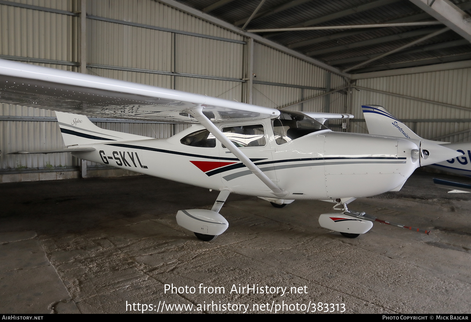 Aircraft Photo of G-SKYL | Cessna 182S Skylane | AirHistory.net #383313