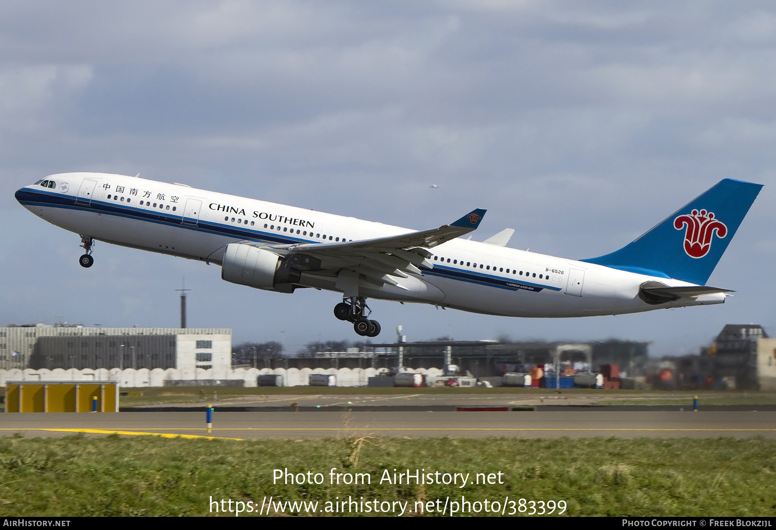 Aircraft Photo of B-6526 | Airbus A330-223 | China Southern Airlines | AirHistory.net #383399