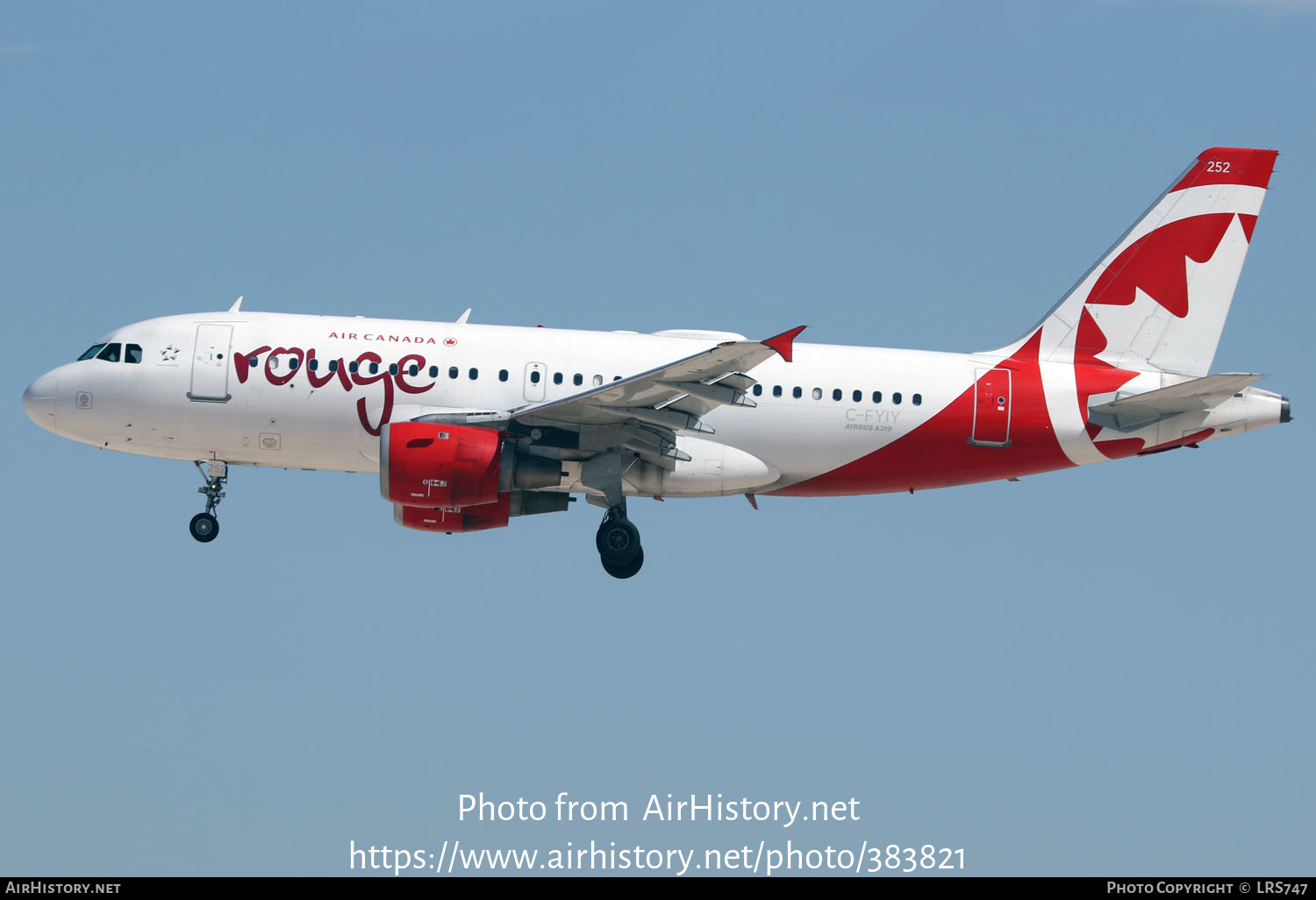 Aircraft Photo of C-FYIY | Airbus A319-114 | Air Canada Rouge | AirHistory.net #383821