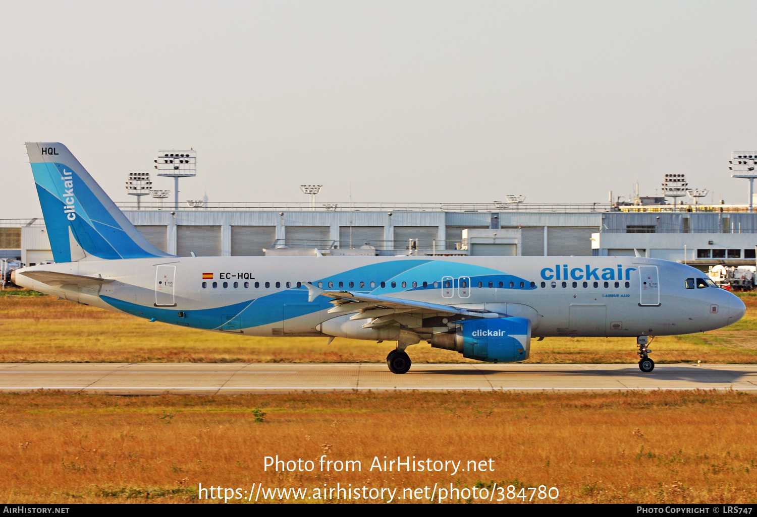 Aircraft Photo of EC-HQL | Airbus A320-214 | Clickair | AirHistory.net #384780