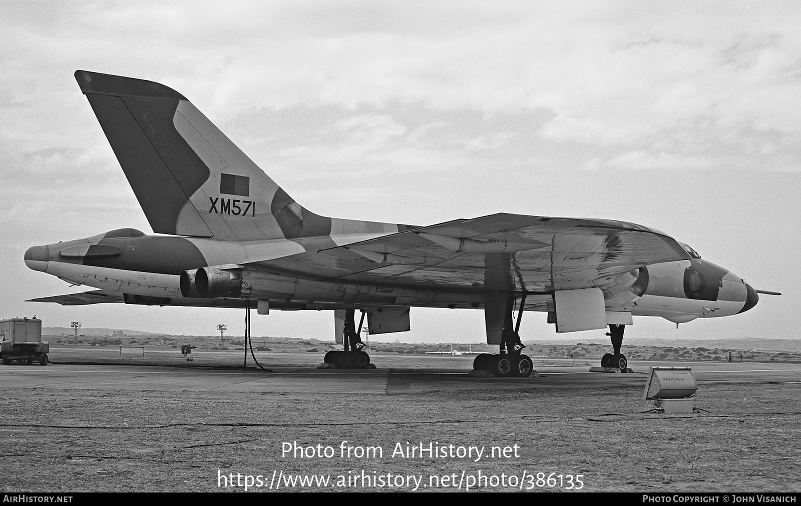 Aircraft Photo of XM571 | Avro 698 Vulcan B.2 | UK - Air Force | AirHistory.net #386135