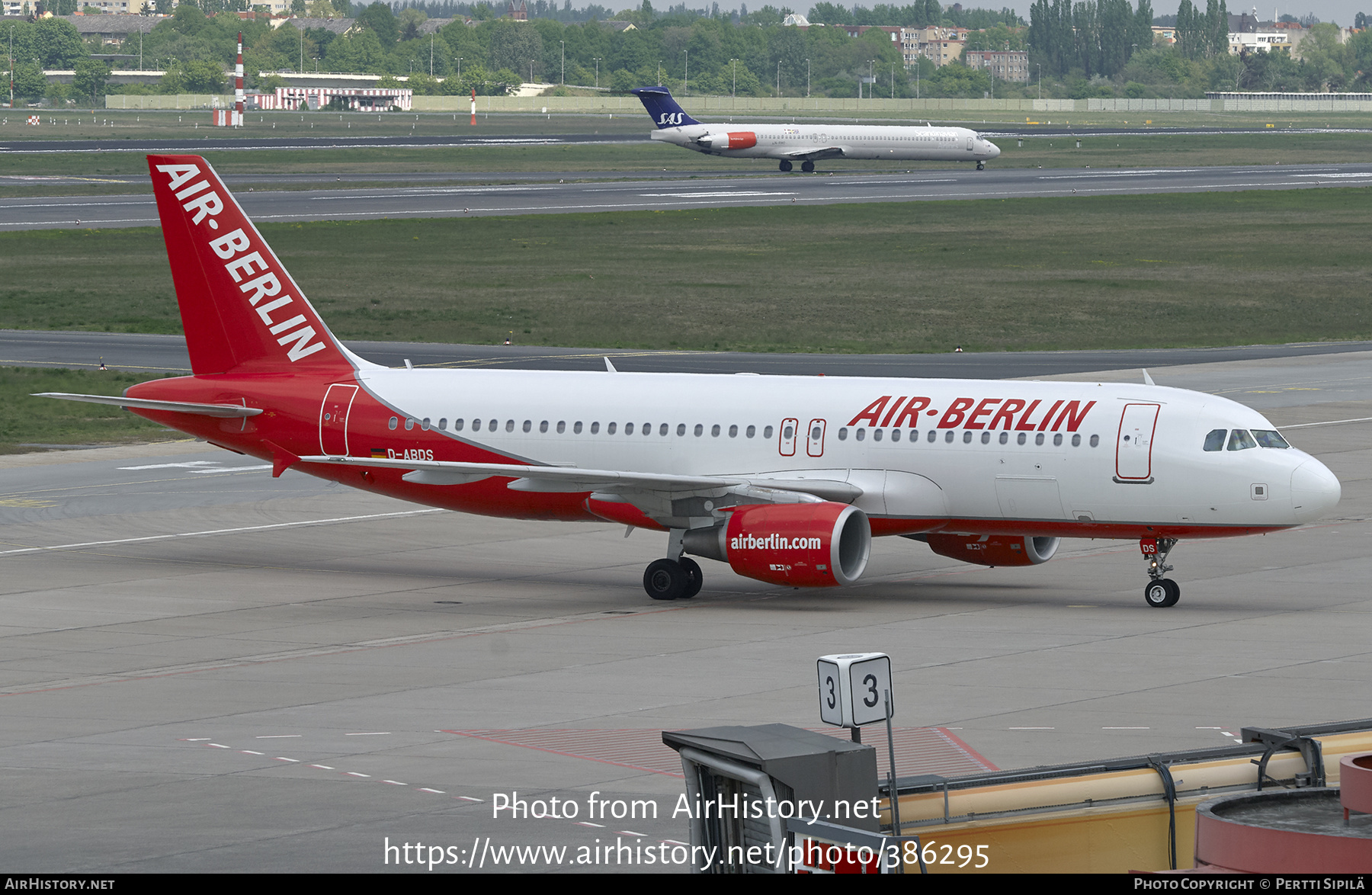 Aircraft Photo of D-ABDS | Airbus A320-214 | Air Berlin | AirHistory.net #386295