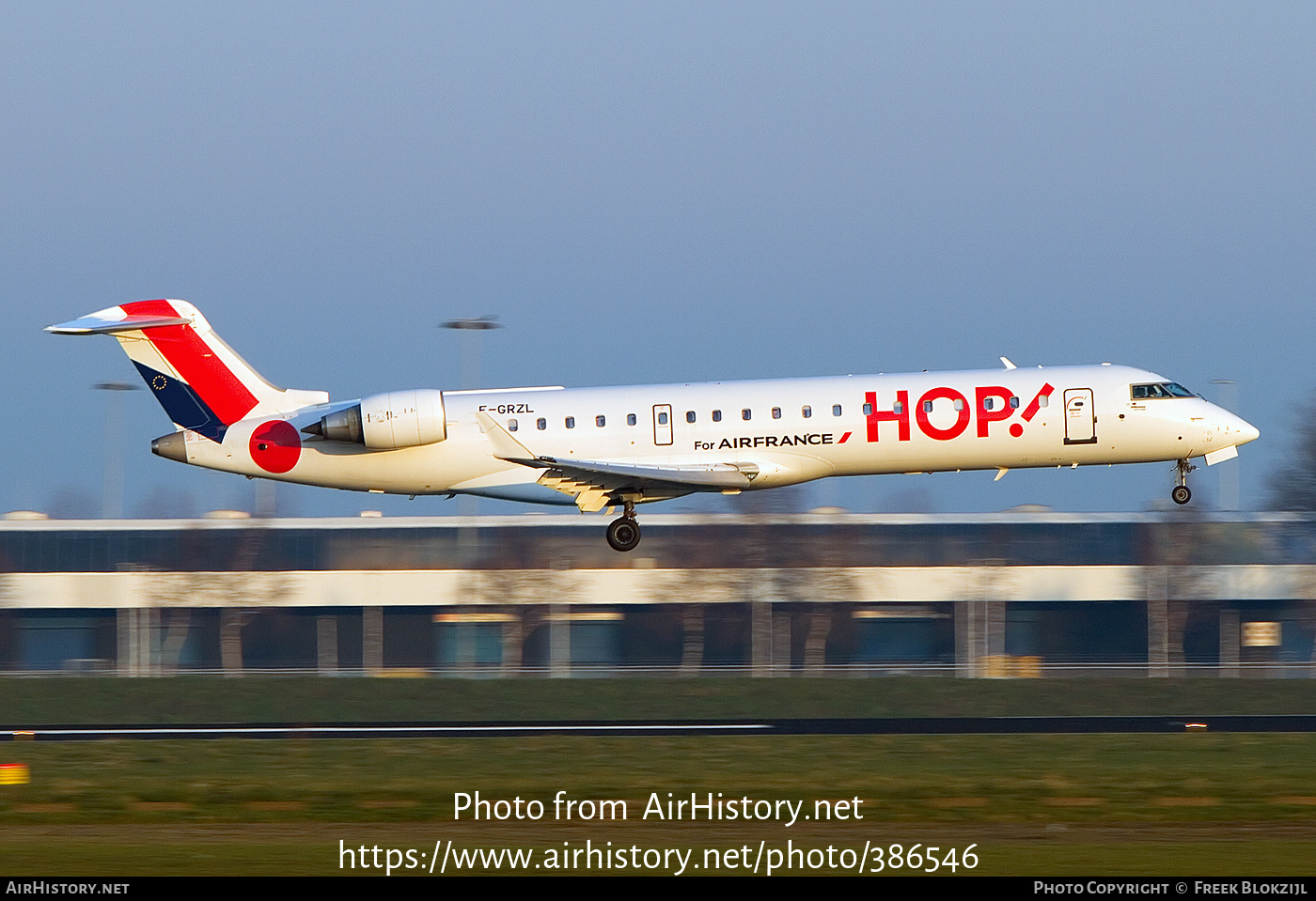 Aircraft Photo of F-GRZL | Bombardier CRJ-701 (CL-600-2C10) | Hop! | AirHistory.net #386546