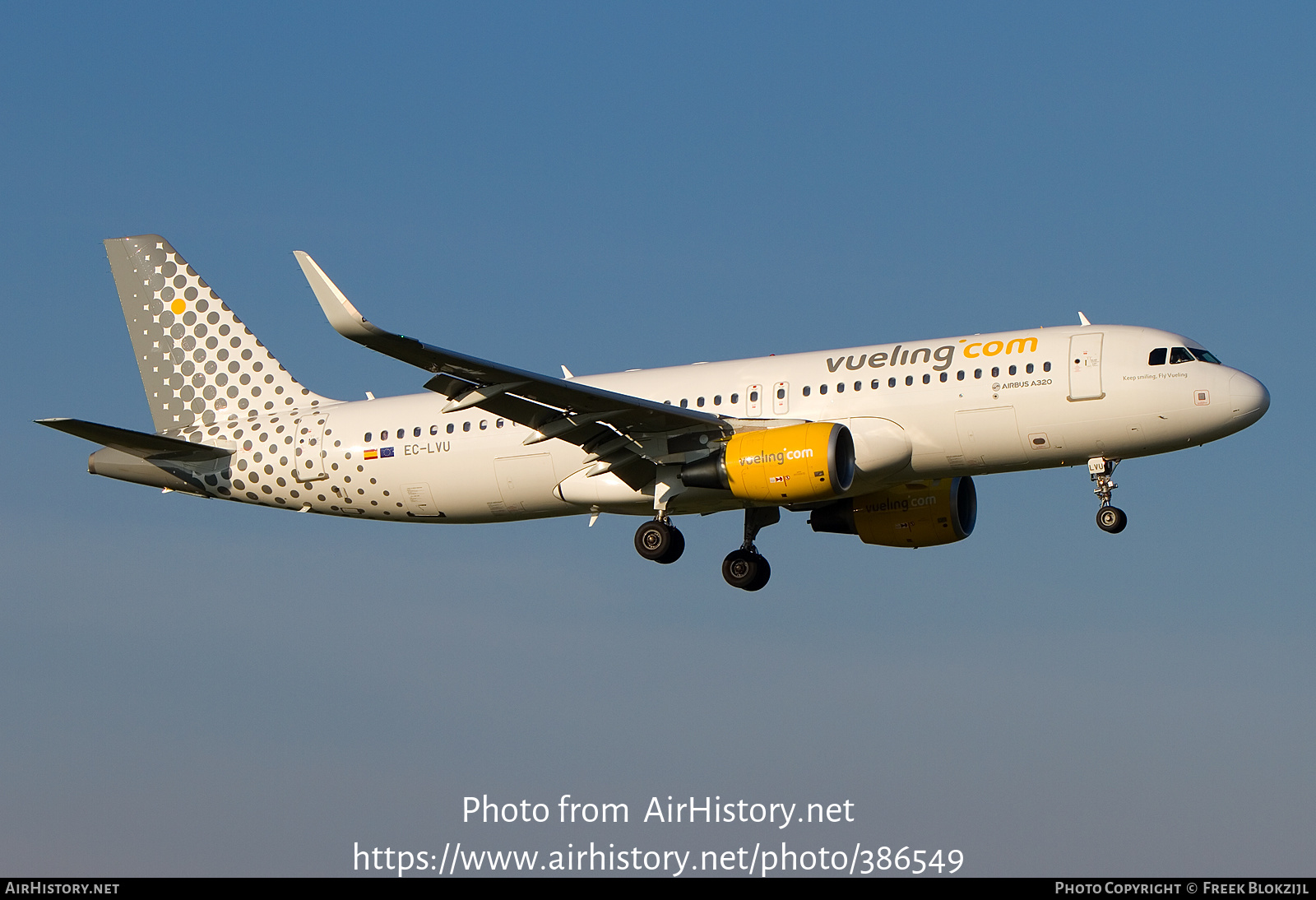 Aircraft Photo of EC-LVU | Airbus A320-214 | Vueling Airlines | AirHistory.net #386549