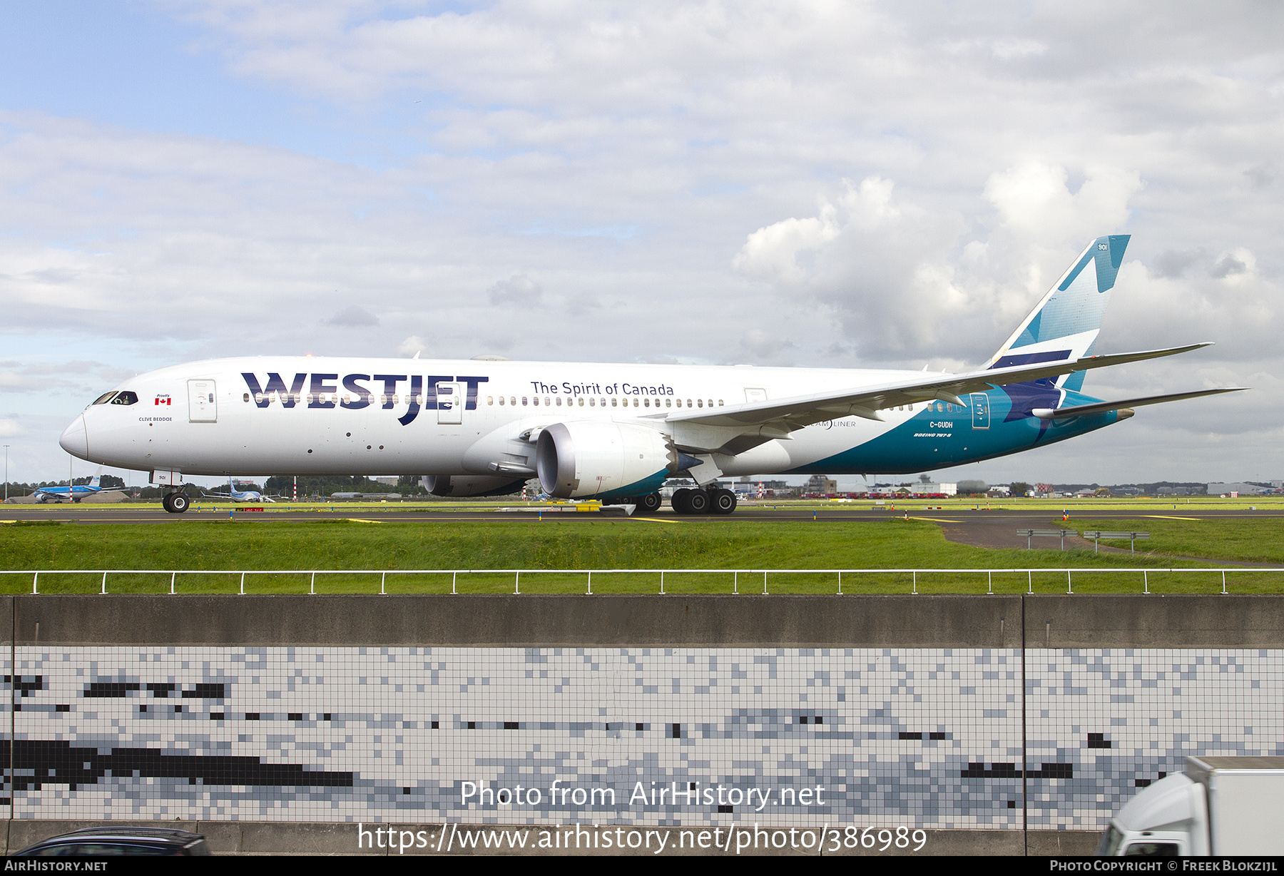 Aircraft Photo of C-GUDH | Boeing 787-9 Dreamliner | WestJet | AirHistory.net #386989