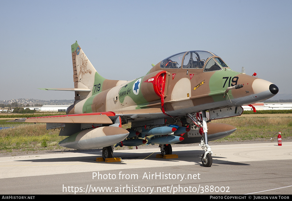 Aircraft Photo of 719 | McDonnell Douglas TA-4J Skyhawk (Aa-it) | Israel - Air Force | AirHistory.net #388002