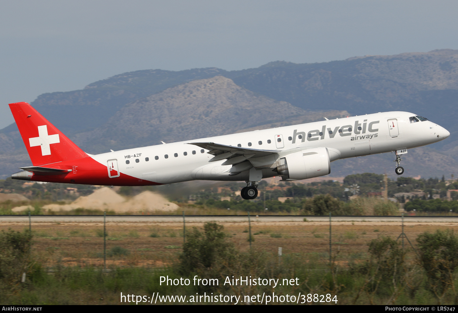 Aircraft Photo of HB-AZF | Embraer 190-E2 (ERJ-190-300) | Helvetic Airways | AirHistory.net #388284