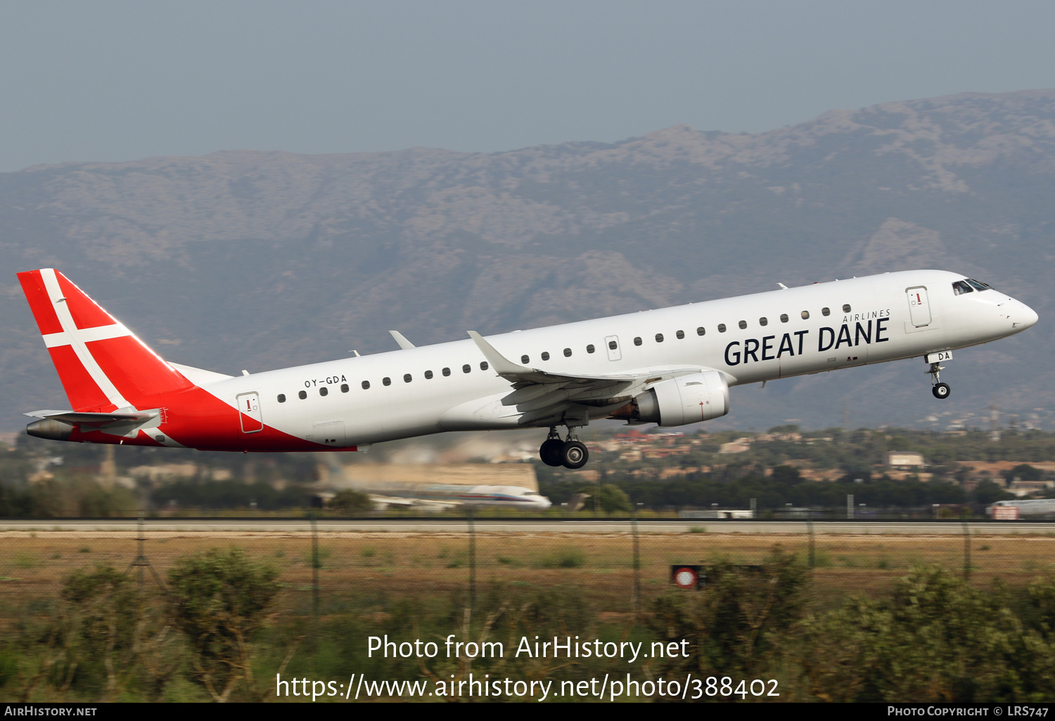 Aircraft Photo of OY-GDA | Embraer 195LR (ERJ-190-200LR) | Great Dane Airlines | AirHistory.net #388402