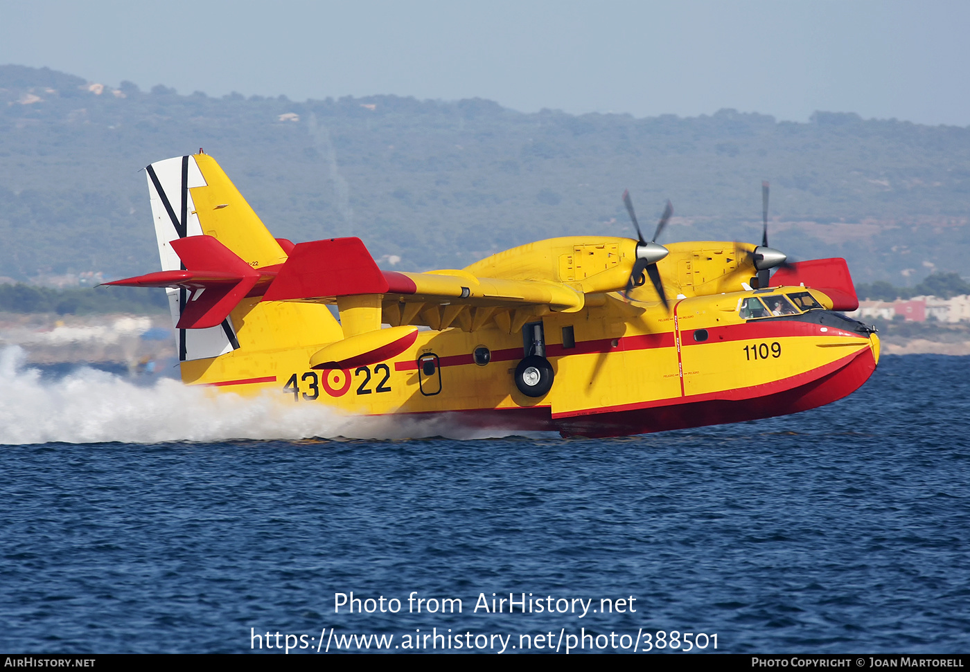 Aircraft Photo of UD.13-22 | Canadair CL-215T (CL-215-6B11) | Spain - Air Force | AirHistory.net #388501