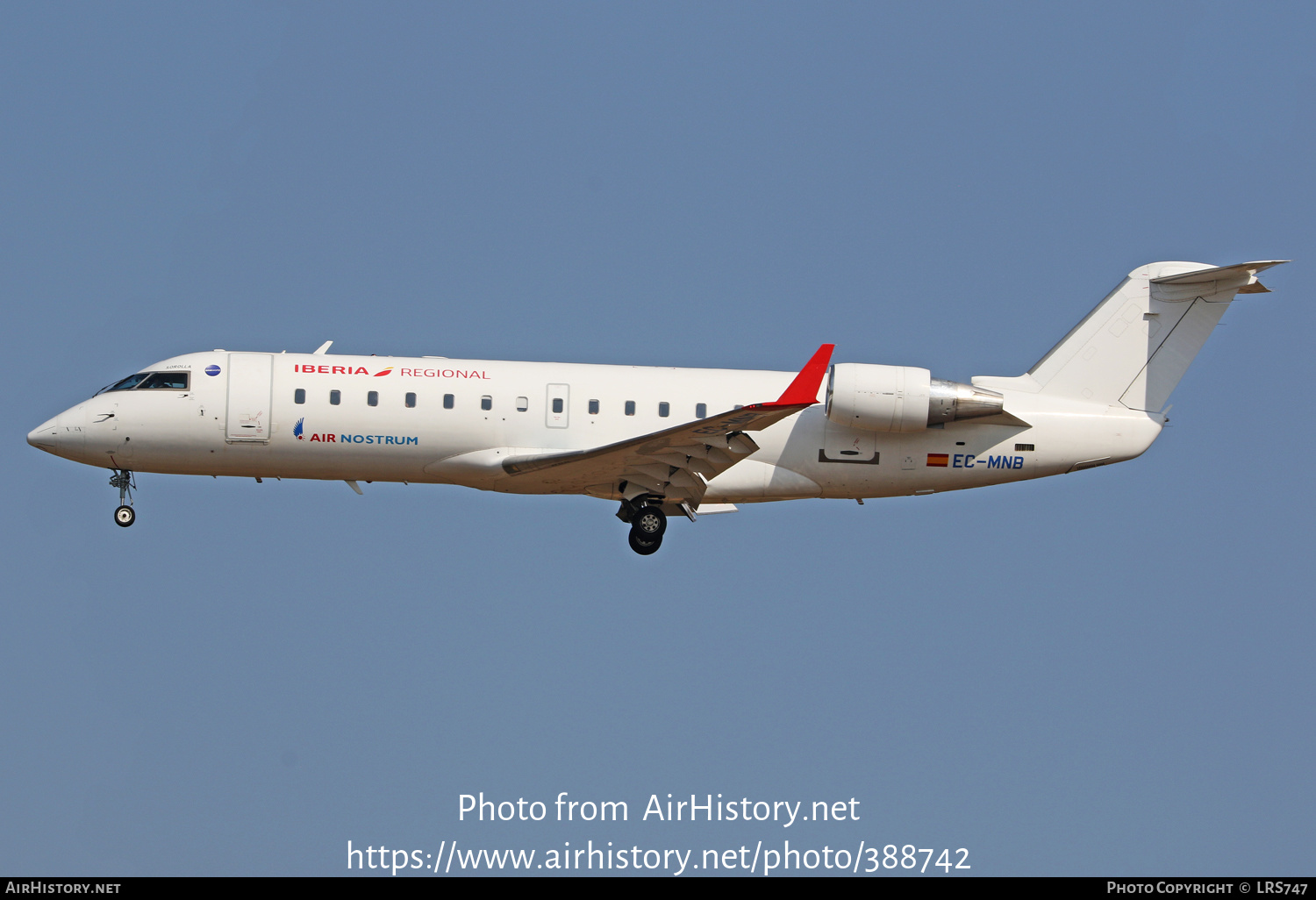 Aircraft Photo of EC-MNB | Bombardier CRJ-200LR (CL-600-2B19) | Air Nostrum | AirHistory.net #388742