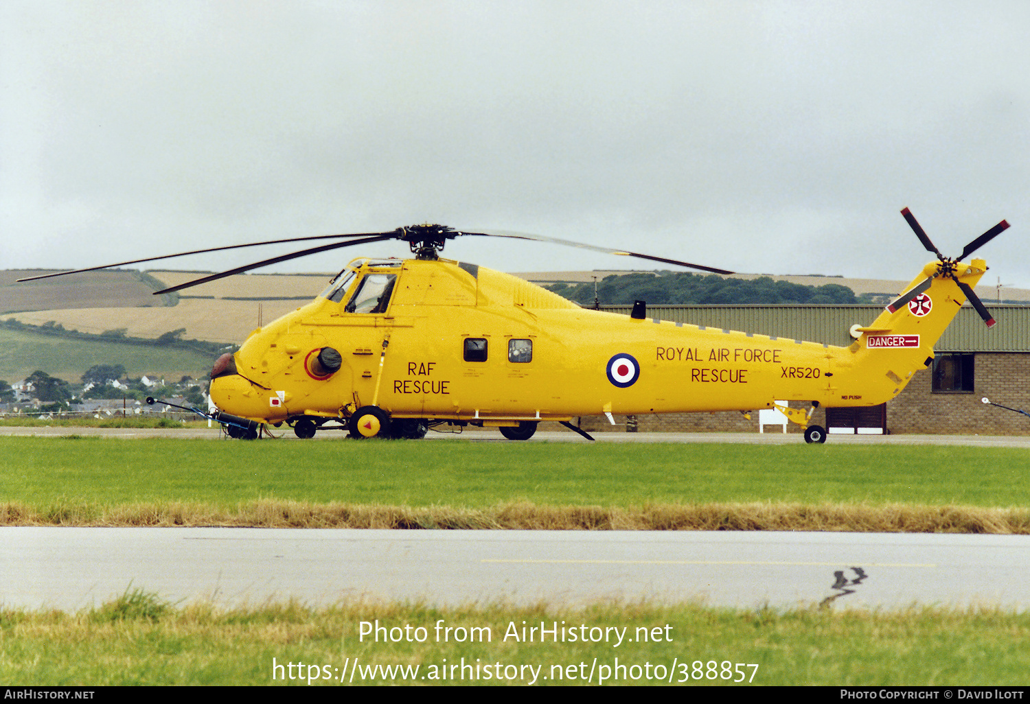 Aircraft Photo of XR520 | Westland WS-58 Wessex HC.2 | UK - Air Force | AirHistory.net #388857