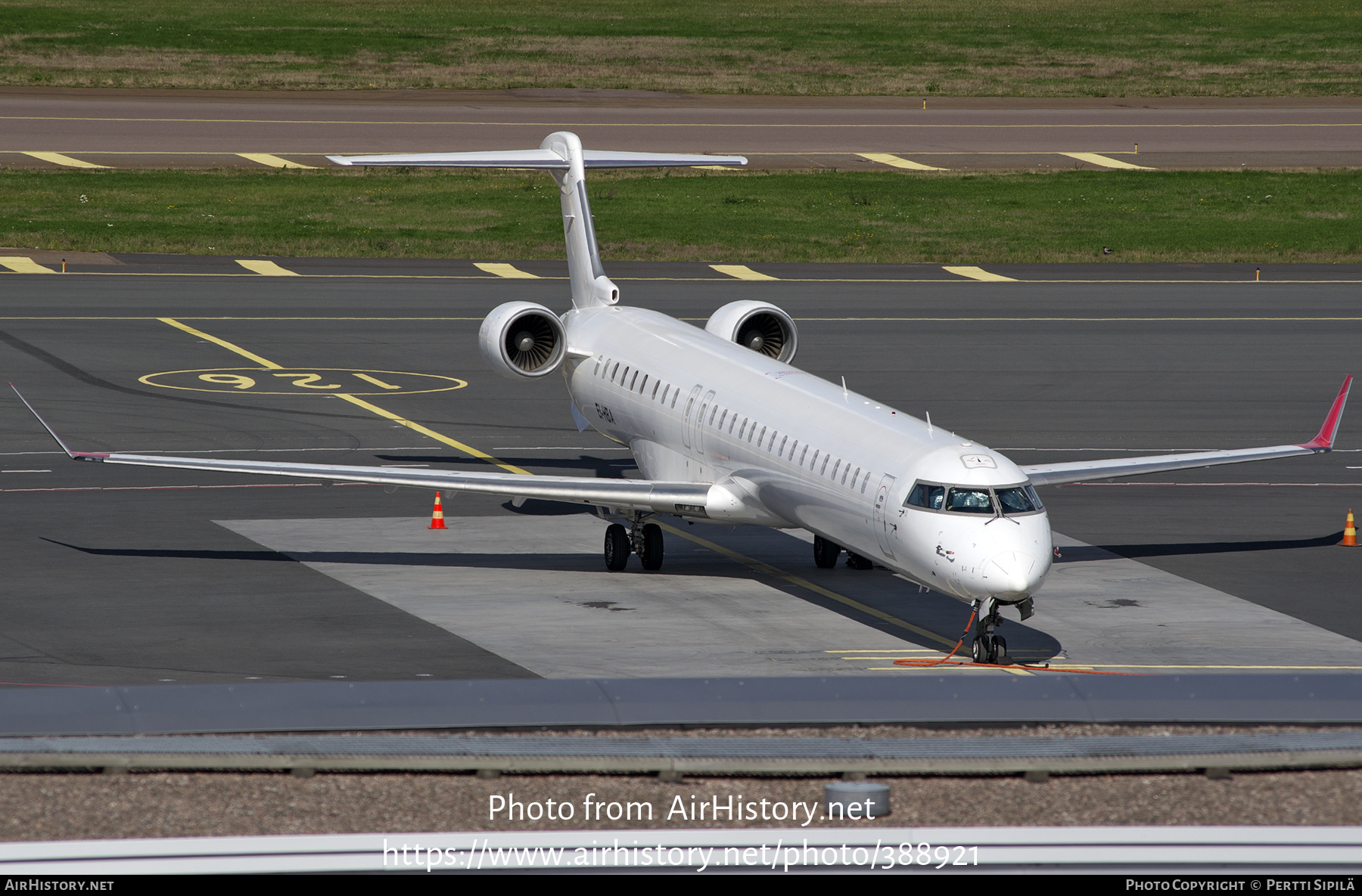 Aircraft Photo of EI-HBA | Bombardier CRJ-1000 (CL-600-2E25) | AirHistory.net #388921