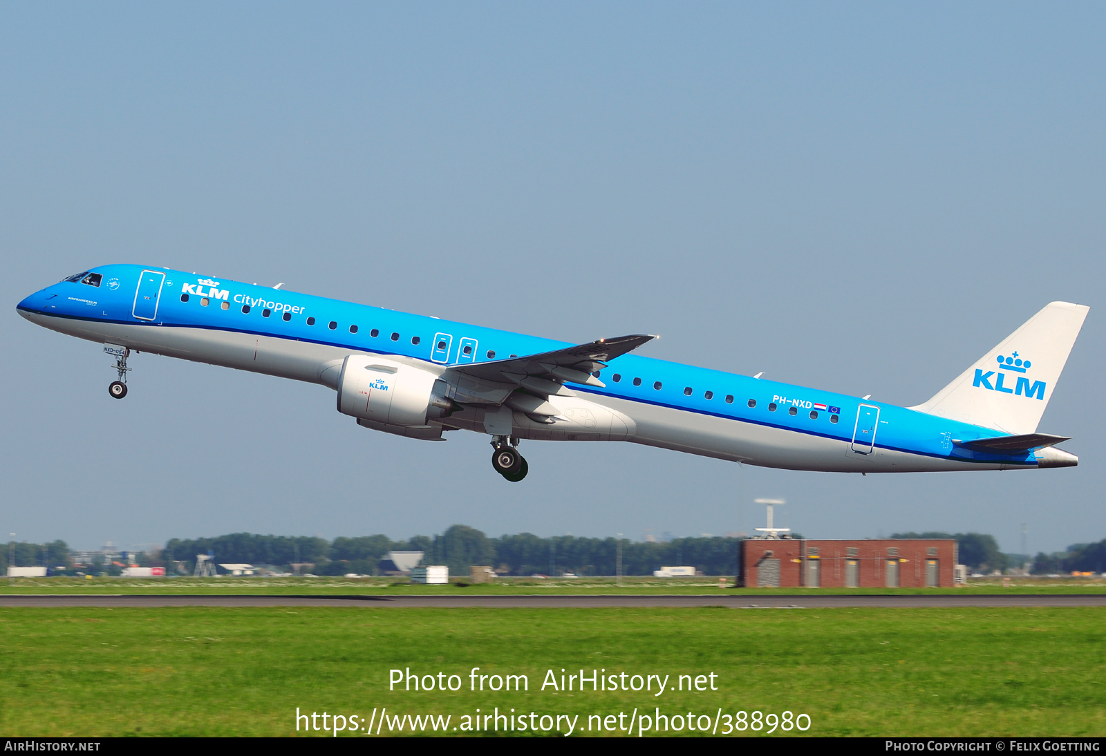 Aircraft Photo of PH-NXD | Embraer 195-E2 (ERJ-190-400) | KLM Cityhopper | AirHistory.net #388980